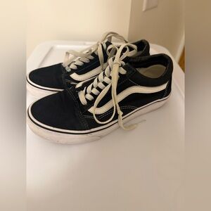 Vans’ Women’s Old School Black & White Classic Sneakers Size 7.5